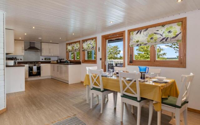 The Bluebell - Luxury Lodge With Hot Tub