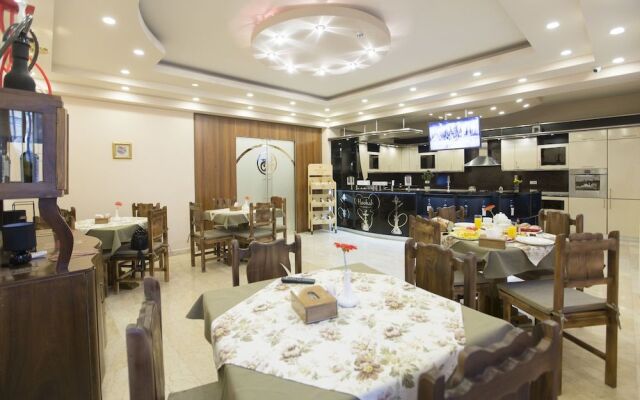 Republic Square Boutique Hotel
