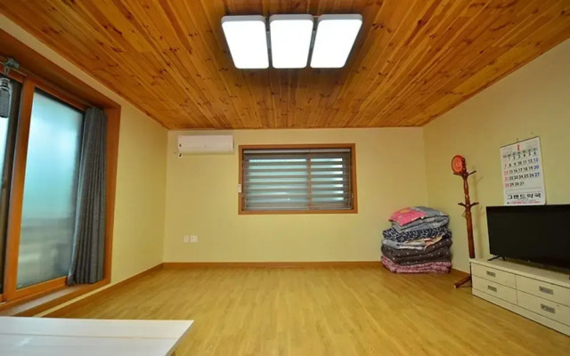 Yongin Unhak Pension