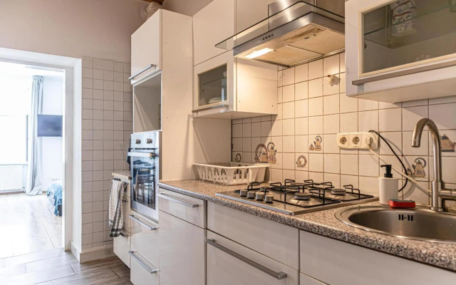 Budget Apartments Well connected to the Whole City