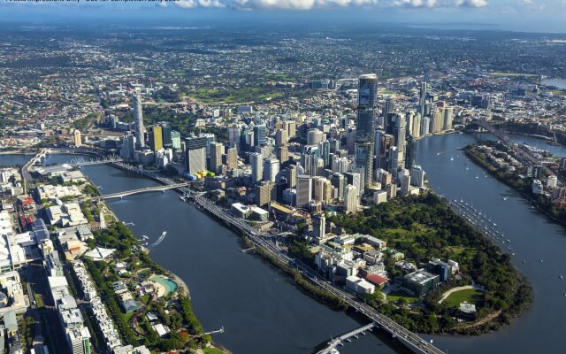 Brisbane Skytower by CLLIX