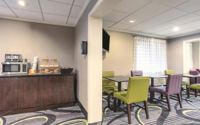 La Quinta Inn & Suites by Wyndham Atlanta Roswell