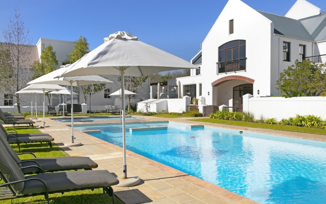 Winelands Golf Lodges 18