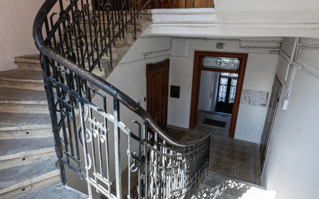 2 bedroom apartment Tykha street city center with parking place