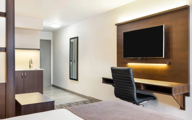 Microtel Inn & Suites by Wyndham Mont Tremblant