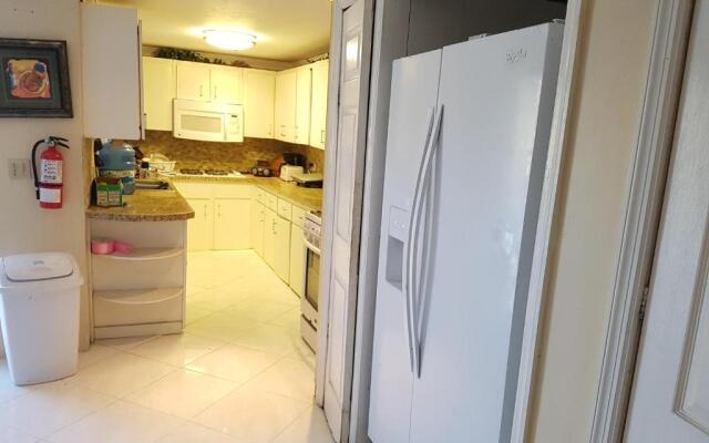 Golden Palms B & B