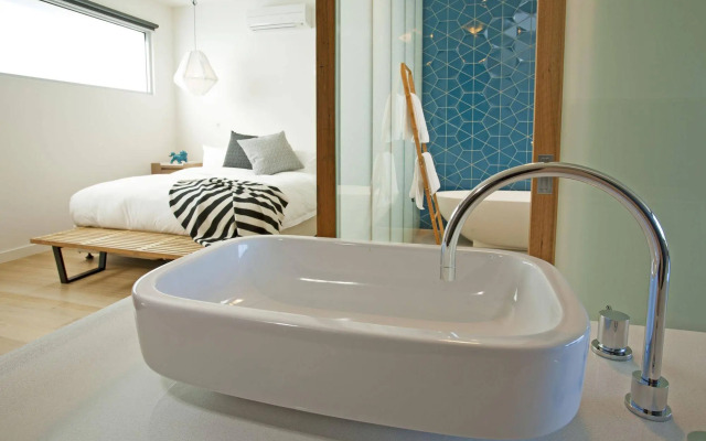 Aquabelle Apartments