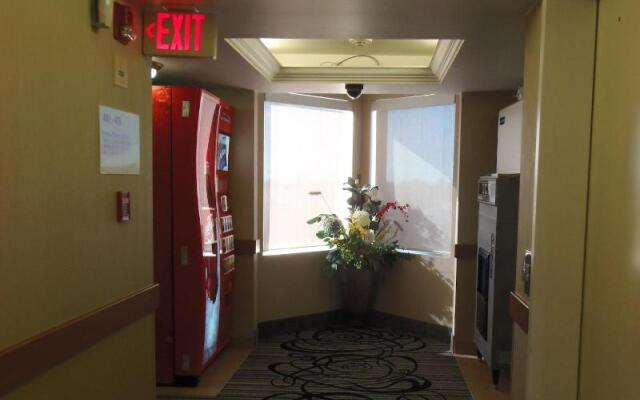 Rosslyn Inn and Suites