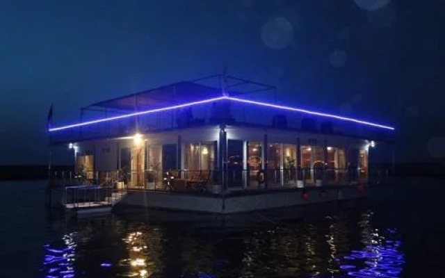 Jawhara Floating House