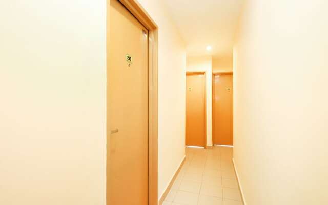Super OYO 635 Seven Days Hotel