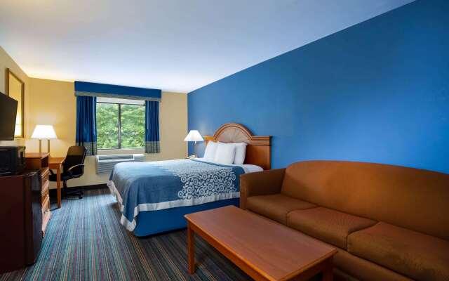 Days Inn by Wyndham Runnemede Philadelphia Area