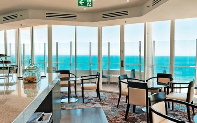 Rendezvous Scarborough-Ocean - 4 Nights, Scarborough, Australia