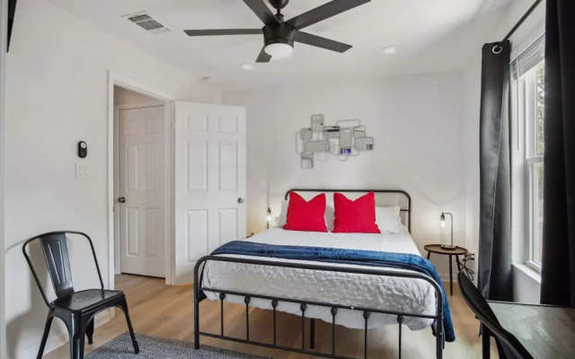 Your Amazing 3BR 2BA Downtown Delight