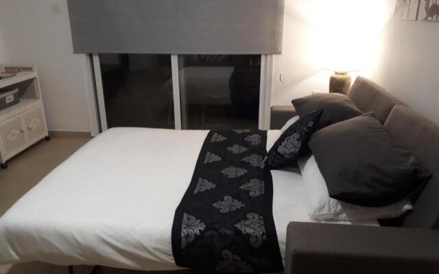 Stunning Spacious 2-bed Apartment in Liopetri