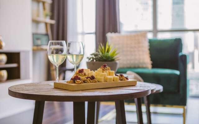 QuickStay - Stylish 2-Bedroom Downtown Condo