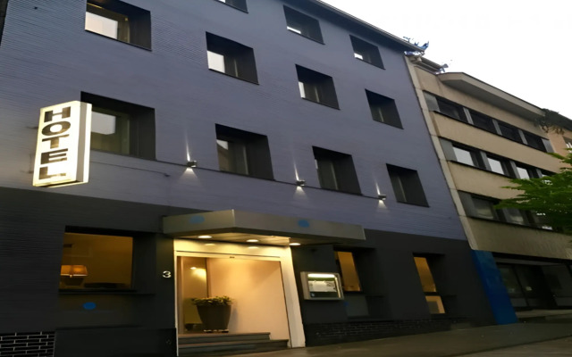 Bensons Hotel