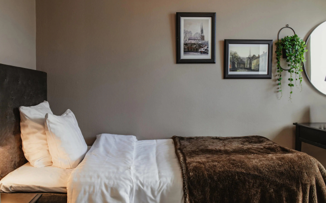 Home Hotel Cardinal