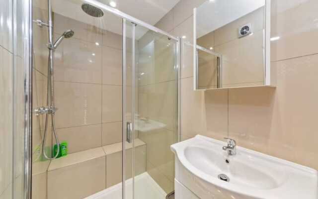 Large 5BR Home in Bedford Ideal for big Groups