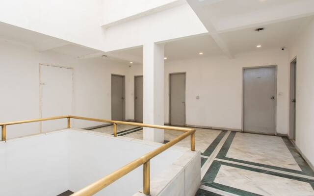 OYO Flagship 140 Amaltas AB Road