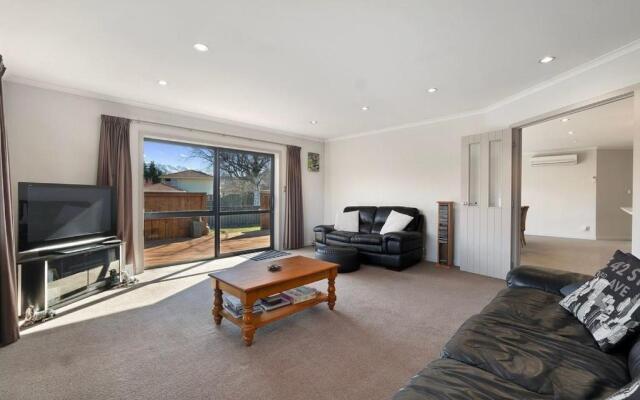 Seldom Inn - Cromwell Holiday Home