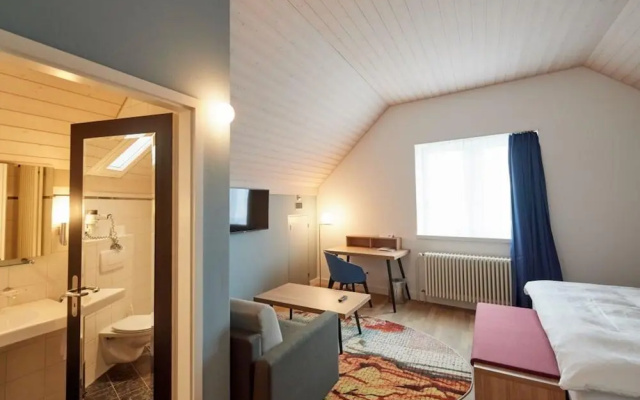 Hotel und Restaurant zum goldenen Kopf – Guest Rooms – Buelach