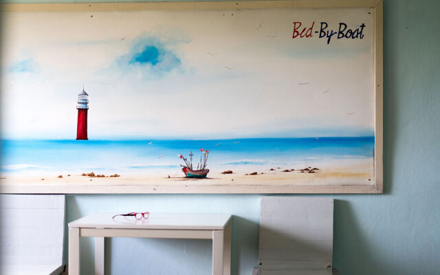 Bed by Boat Hotel & Apartment