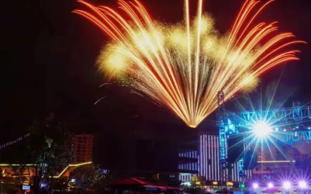 Fireworks Homestay (Yichun Wanzhai Ancient City Scenic Area Store) – Outside – Yichun