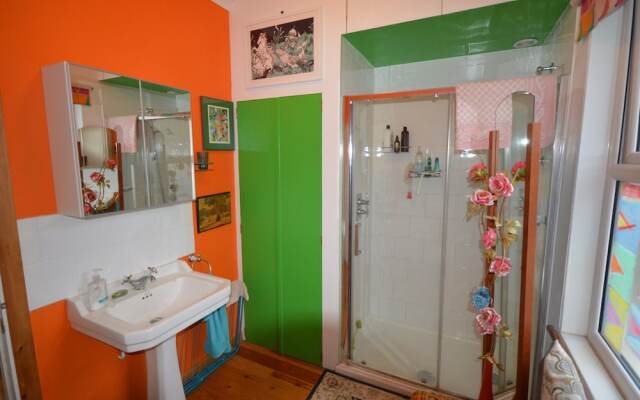 Beautiful 2 Bedroom House In St Werburgs