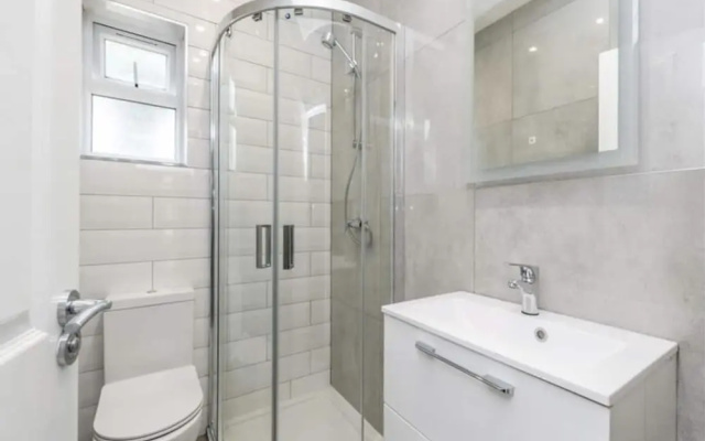 Charming 2-bed Apartment