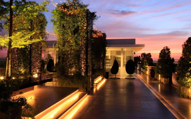 FM7 Resort Hotel