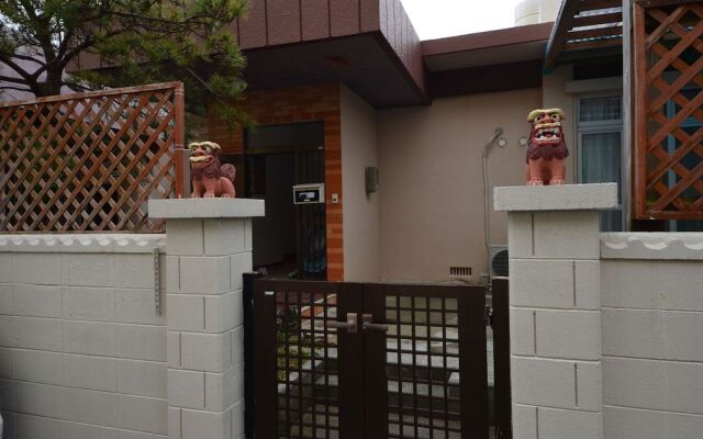 Sobe House in Yomitanson