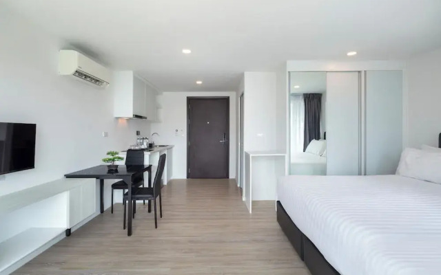 The Rizin Hotel Phratumnak