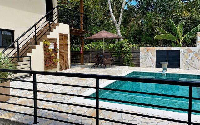 Casa Privativa com Piscina na Ferrugem