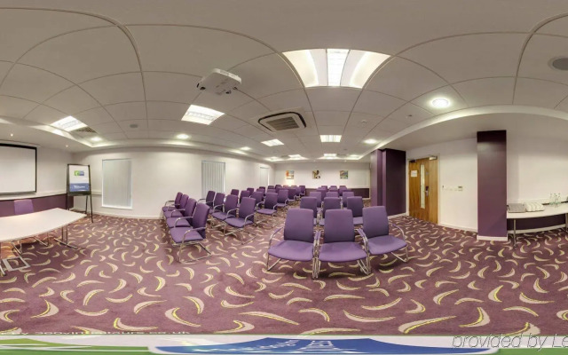 Holiday Inn Express Dunstable by IHG