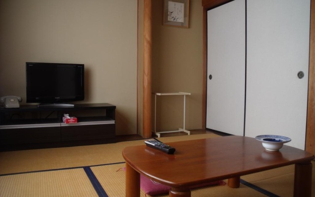 Ryokan Asahikan Hotel – Guest Rooms – Yasugi
