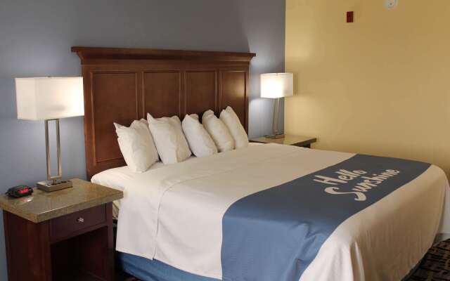 Days Inn by Wyndham Batavia Ohio