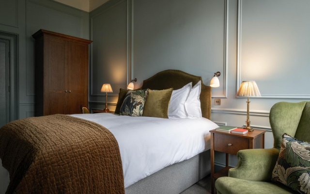 Dumbleton Hall Hotel