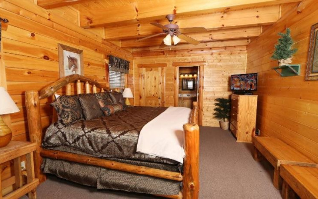 Rising Eagle Lodge by RedAwning