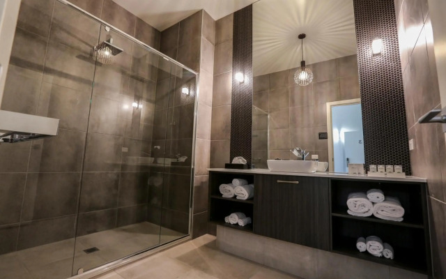 Indulge Apartments CBD