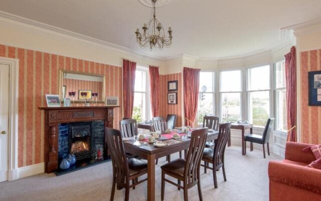 Golf Lodge Bed & Breakfast