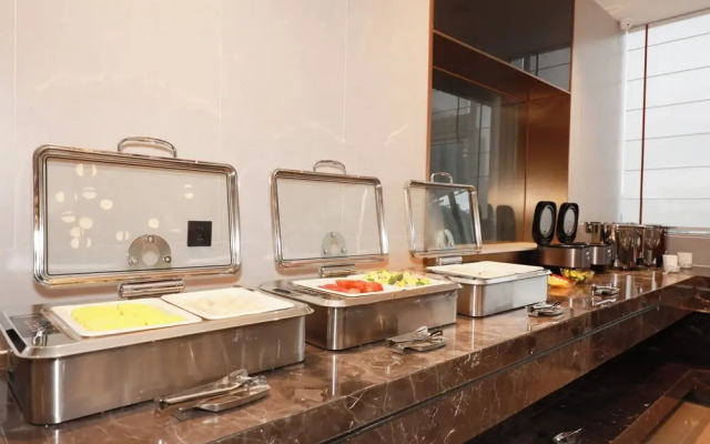 ECHIC Mercure (Guangzhou Baoneng Performing Arts Center Luogang Wanda Plaza)