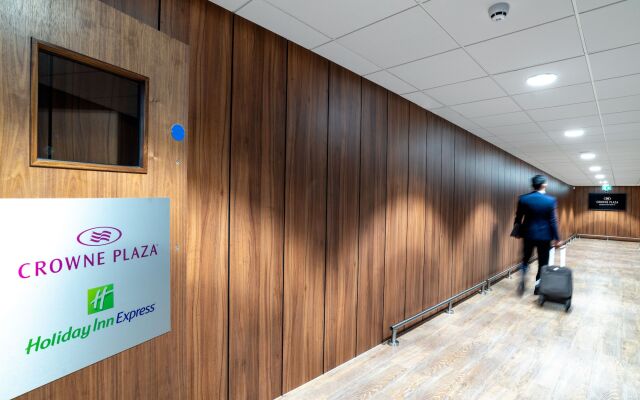 Crowne Plaza London Heathrow T4 by IHG