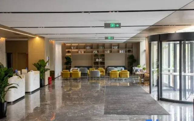 Zhengzhou Xinzheng International Airport Talent Hotel