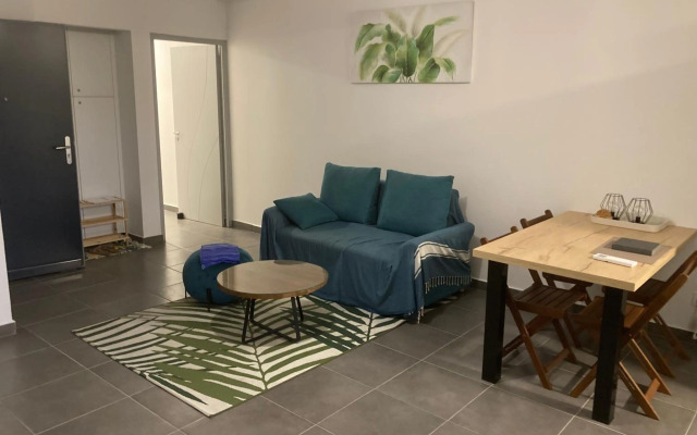 Standing Residence Kumuhei