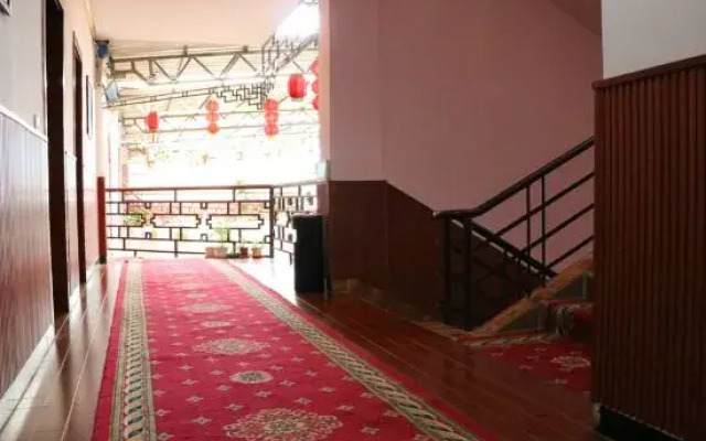 Jundong Hotel (Jianshui Ancient City Chaoyang Building Branch)