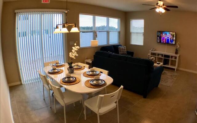 Four Bedrooms Townhome 5126