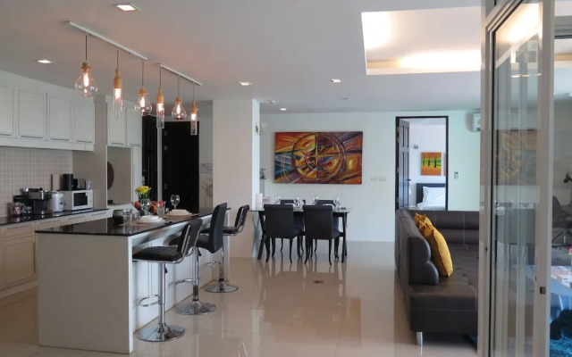 6-18 - Penthouse 3 Bedrooms Walking To Patong Beach