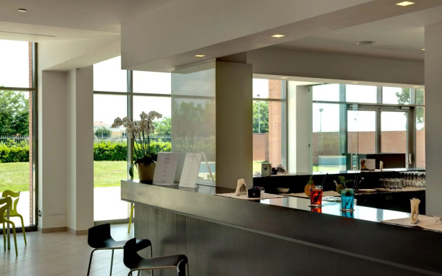 Inn Naples Airport