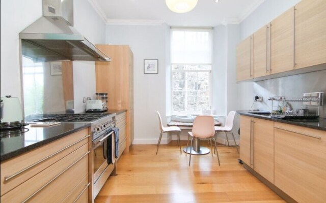 Stylish & majestic 3-bed apartment in Stockbridge