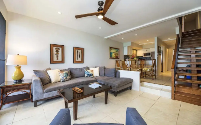 Noelani 304 3bdrm 2.5 Bath 3 Bedroom Condo by RedAwning